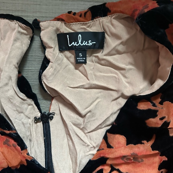 Lulu’s Velvet Mini Dress ~ In great condition - Picture 2 of 3